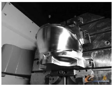 常用的摩托車頭盔鏡片模具三線立式加工中心850plus做出來(lái)的！(圖5)